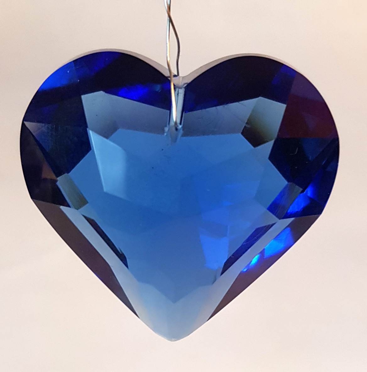 Hjärta 45 mm blå fasettslipat glas köp hos Plantanica